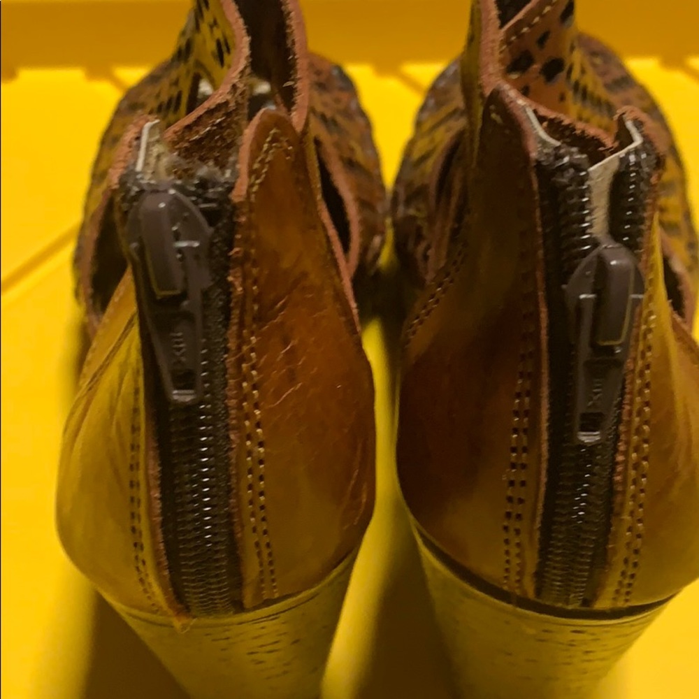 Ethnic Shoes - Picture 4 of 4